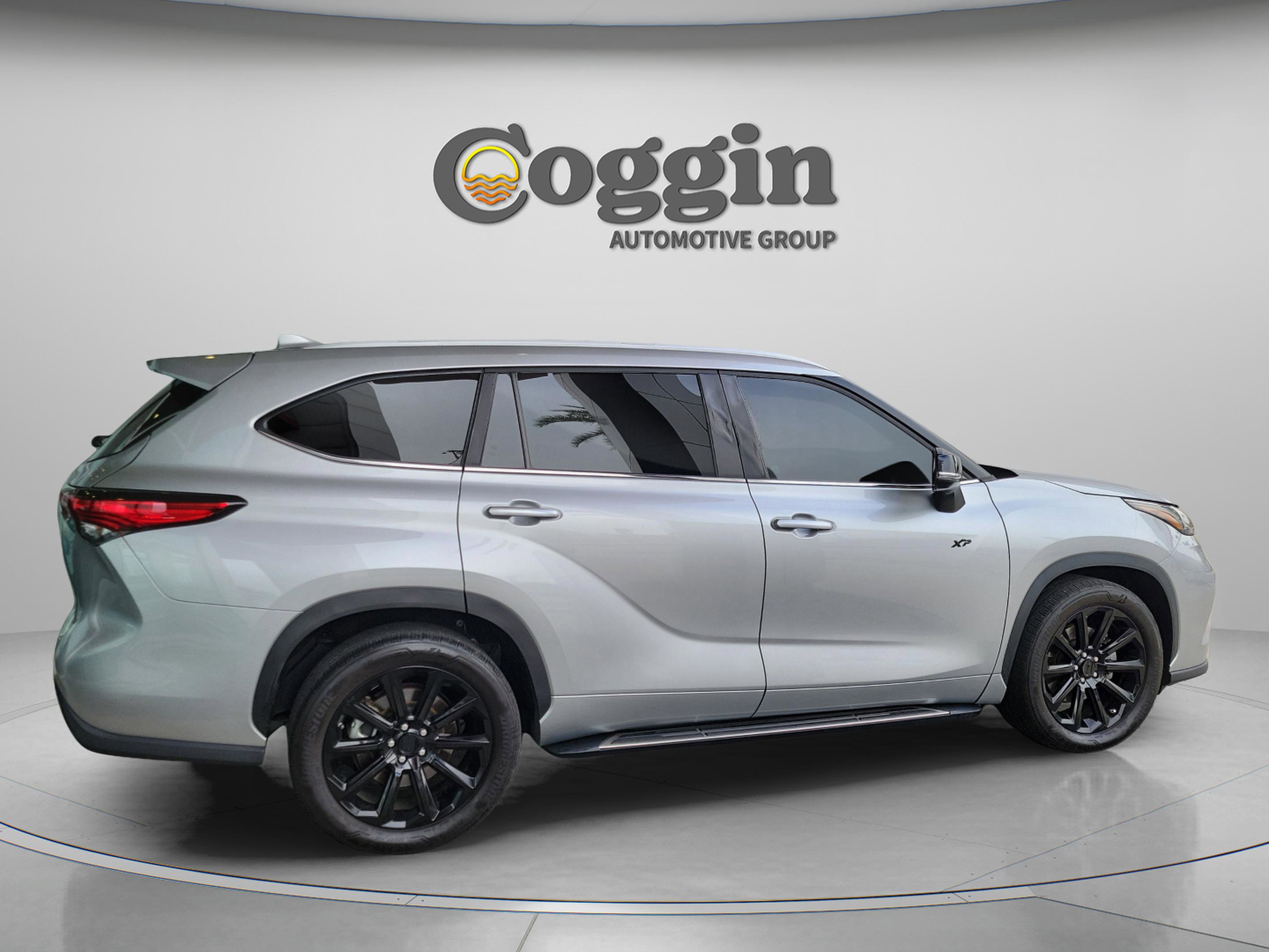 Used 2023 Toyota Highlander XLE image 5