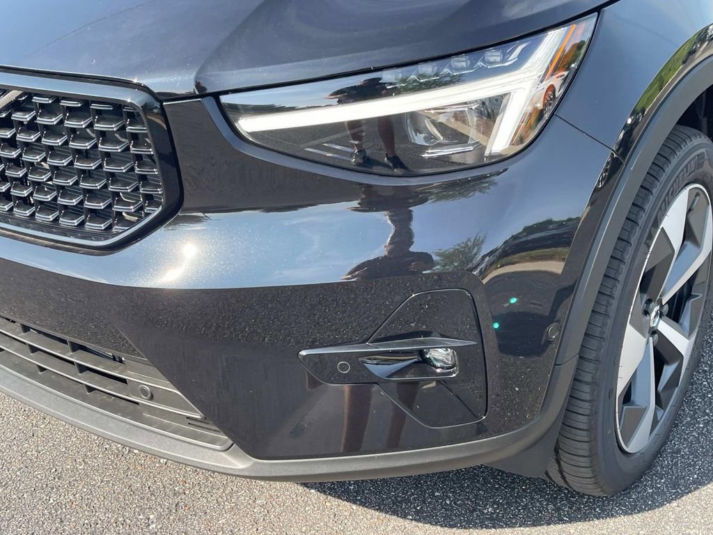 New 2026 Volvo XC40 B5 Plus w/ Protection Package Premier image 8