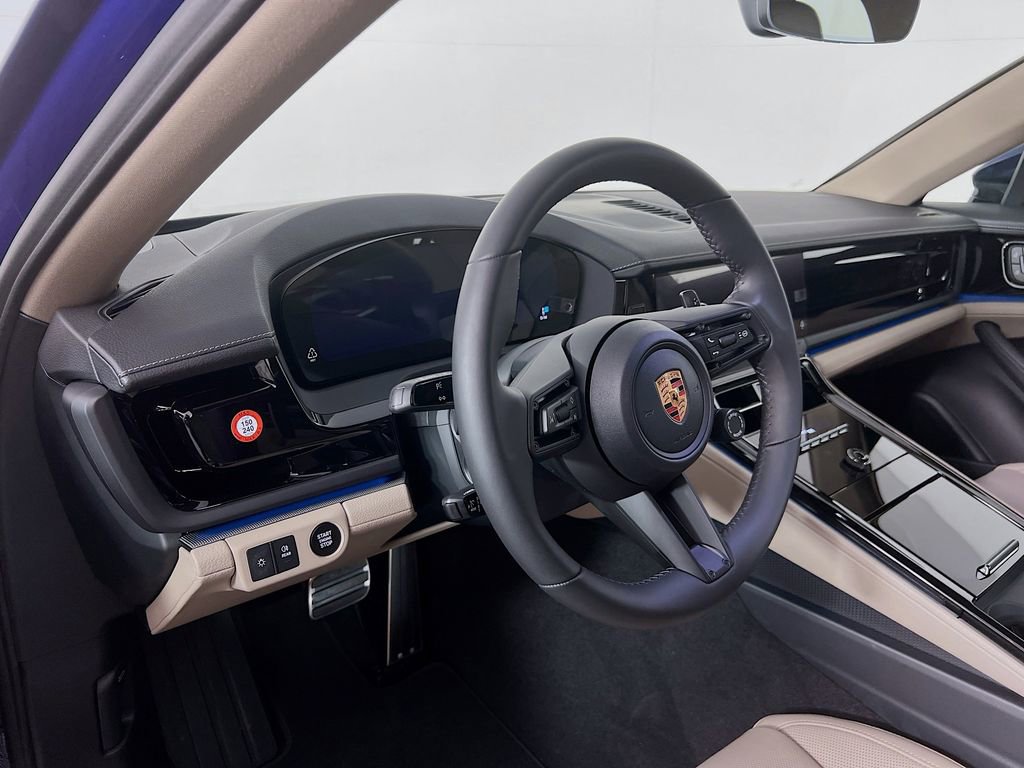 New 2026 Porsche Panamera 4 image 4