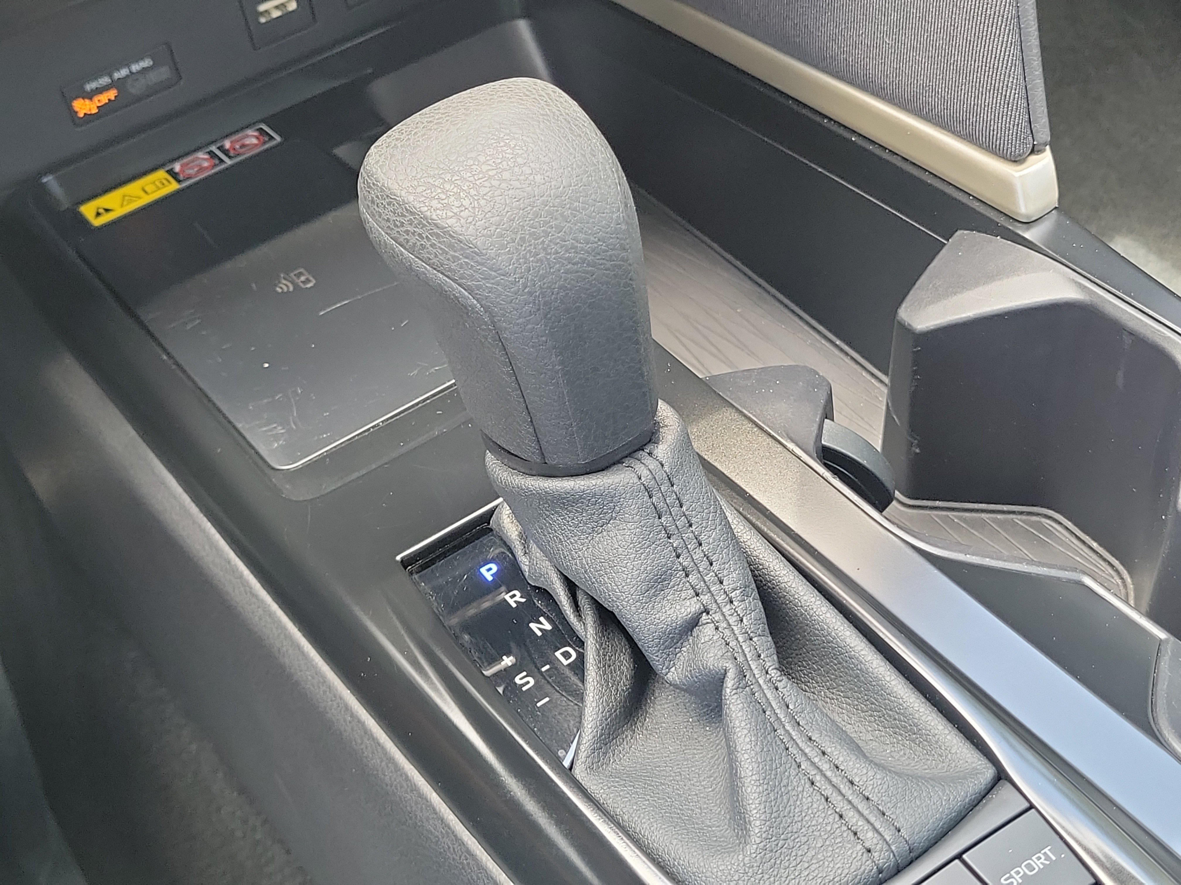 Used 2025 Toyota Camry LE FWD image 25