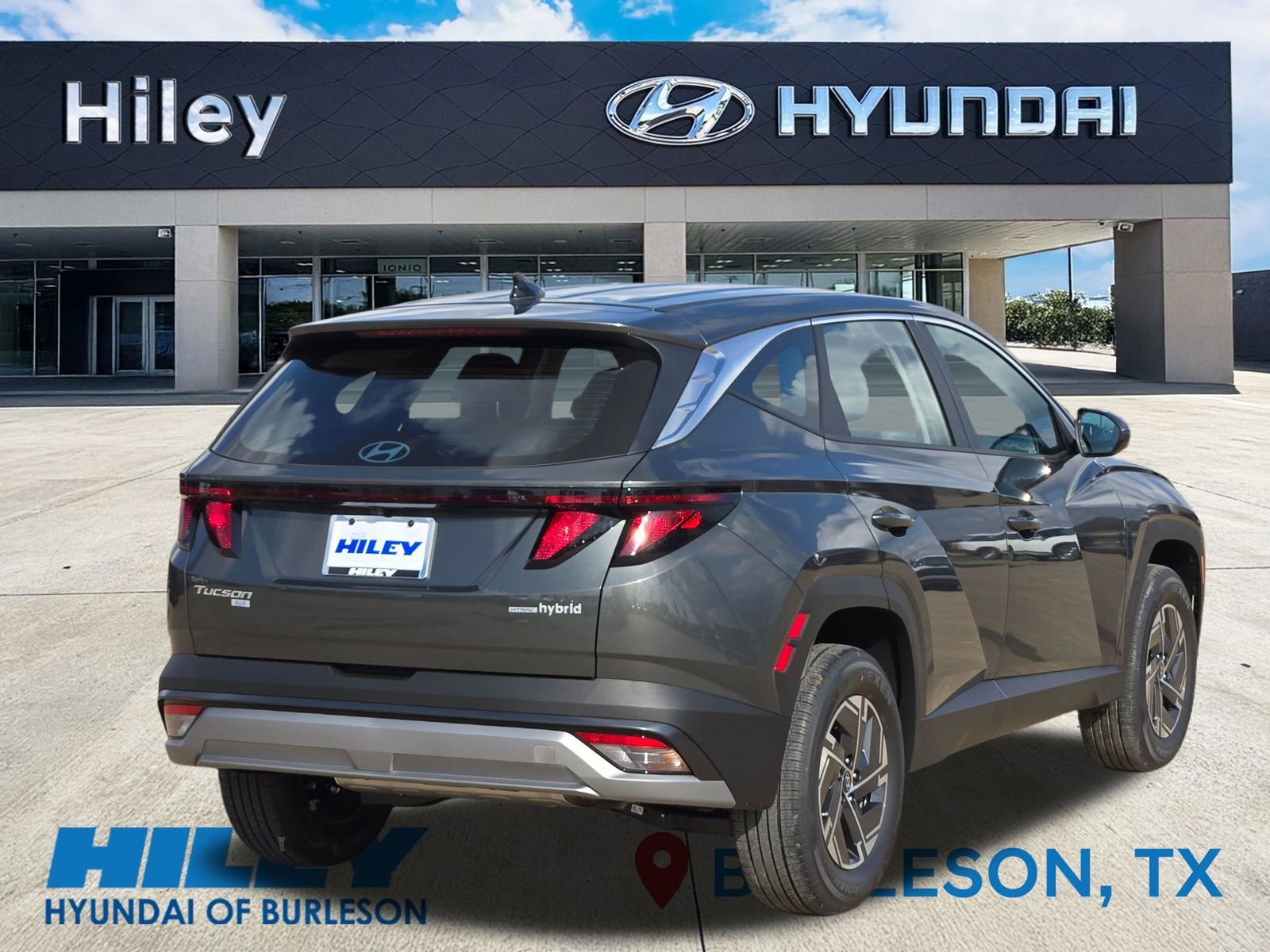 New 2026 Hyundai Tucson Blue SE image 4