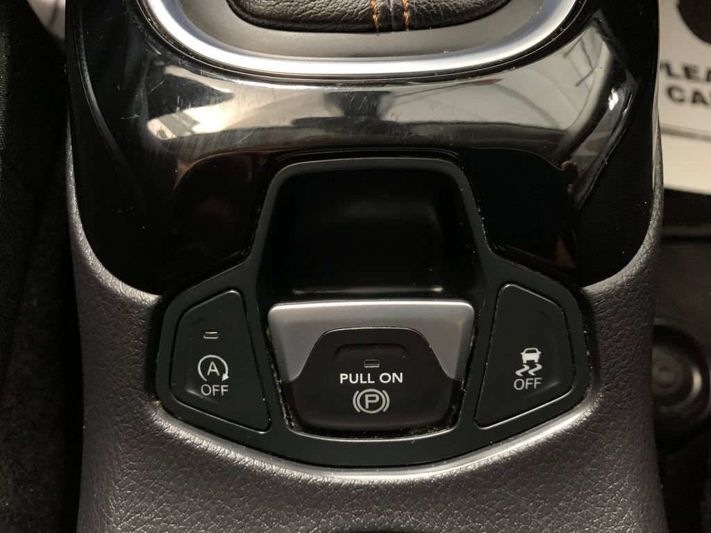 Used 2019 Jeep Compass Limited AWD/4WD image 27