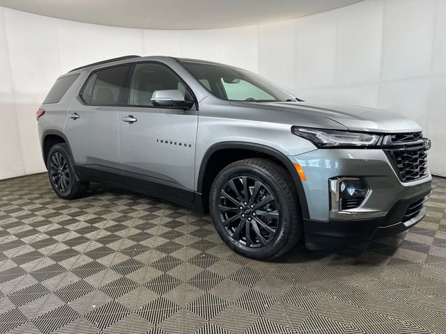 Used 2023 Chevrolet Traverse RS image 2
