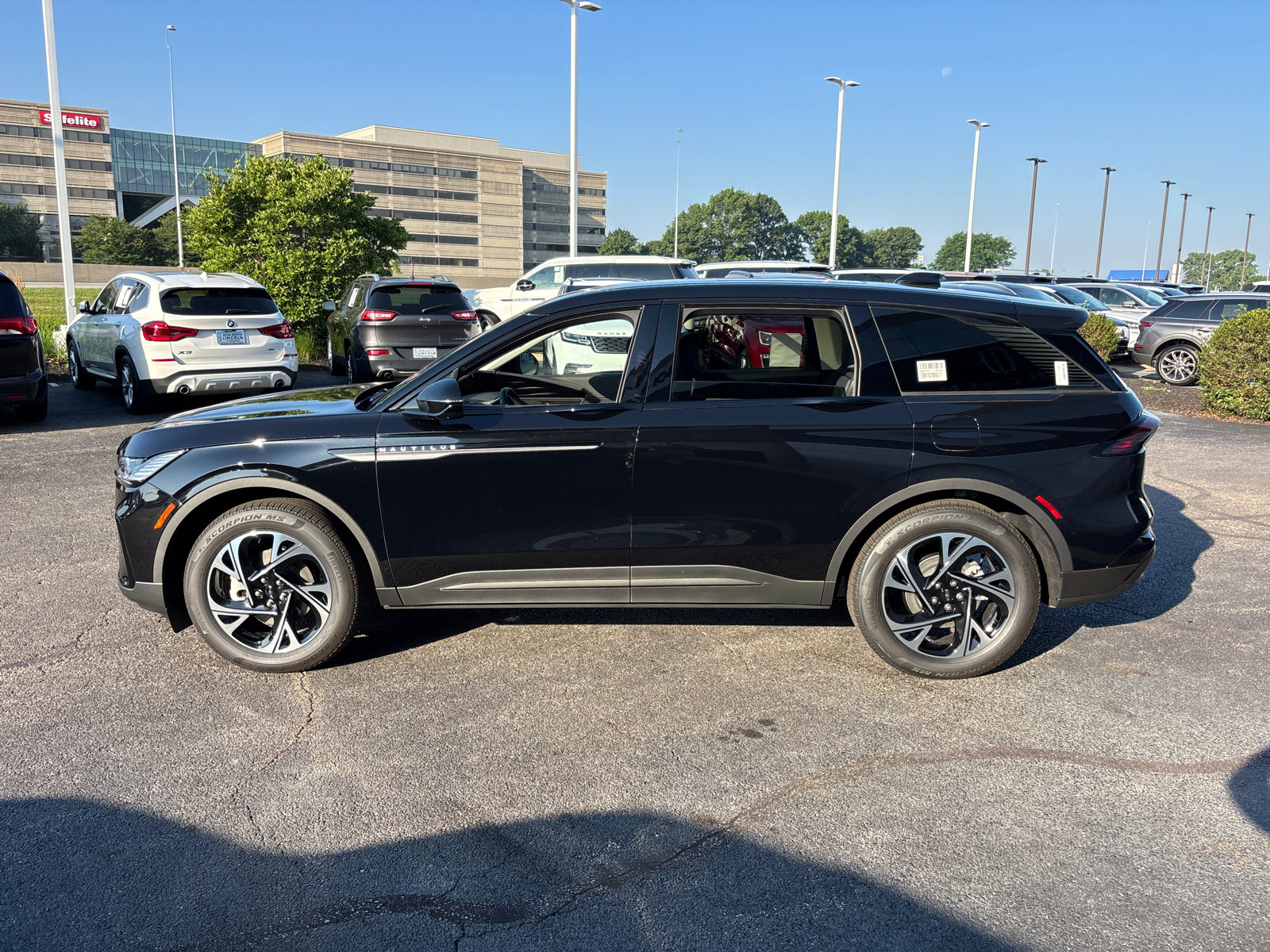 New 2026 Lincoln Nautilus Premier w/ Equipment Group 102A AWD/4WD image 4