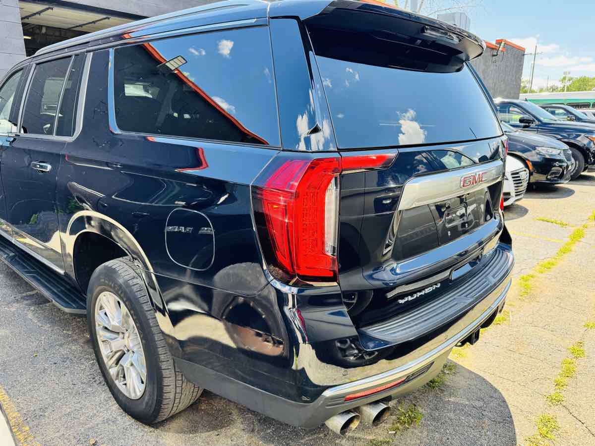 Used 2021 GMC Yukon XL Denali w/ Advanced Technology Package AWD/4WD image 7