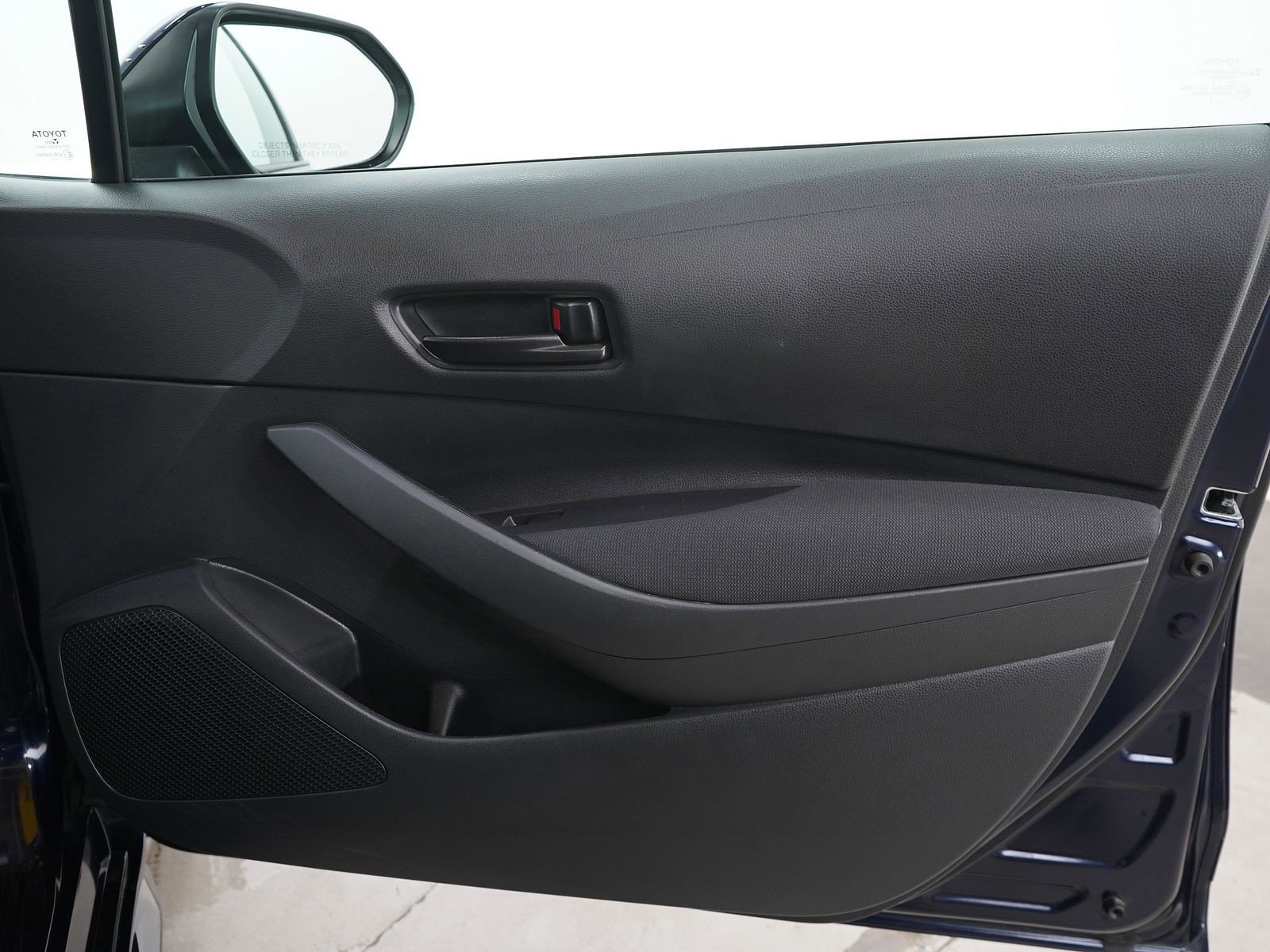 Used 2023 Toyota Corolla LE FWD image 9