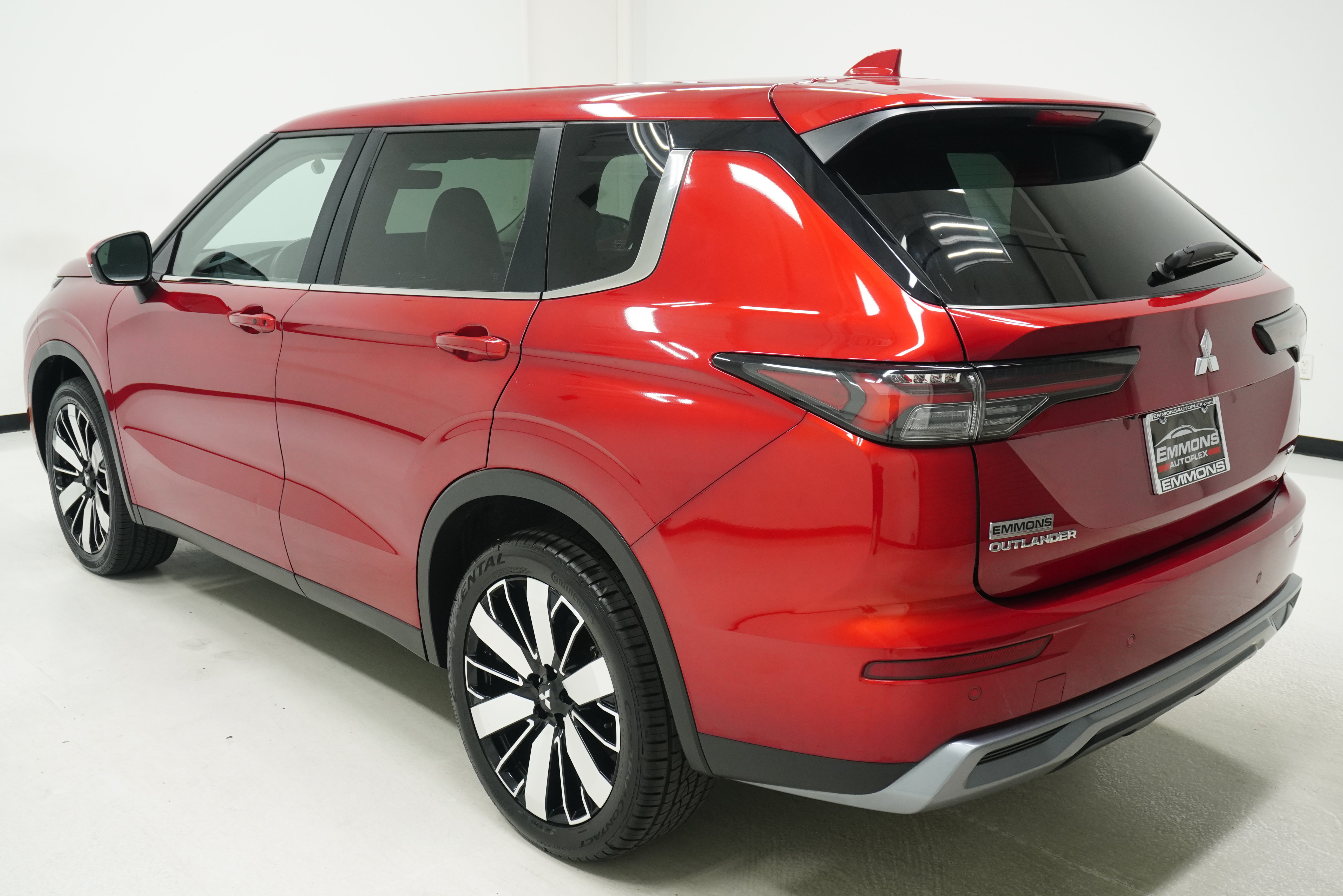 Used 2025 Mitsubishi Outlander SE FWD image 6