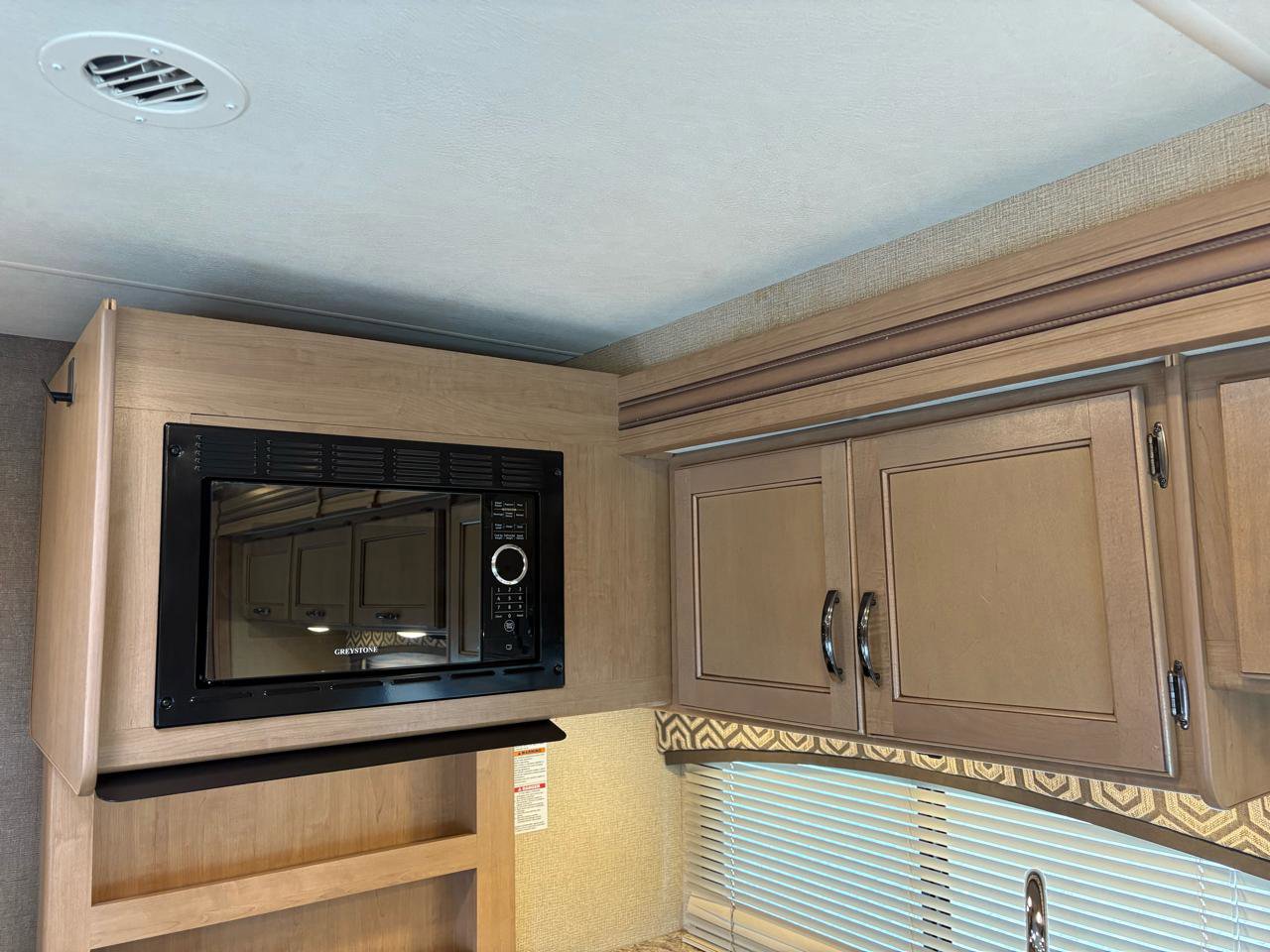 Used 2018 Ford E-450 and Econoline 450 Super Duty w/ Motorhome Prep Package RWD image 57