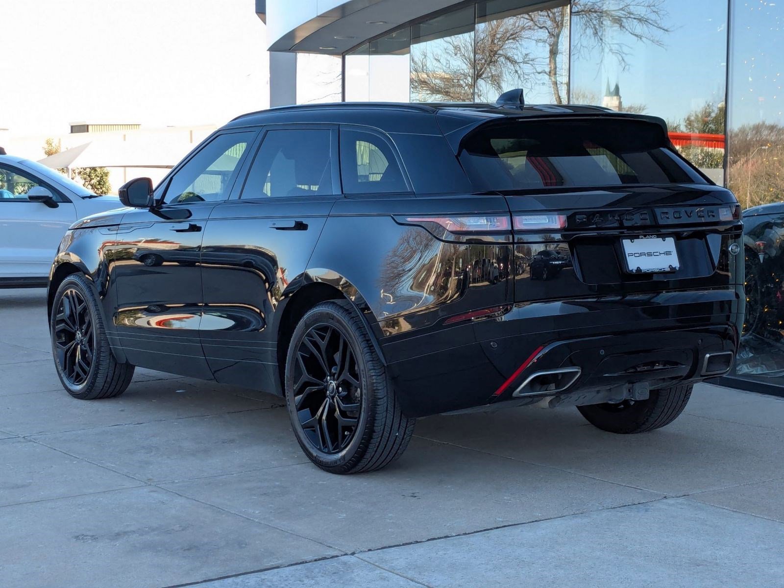 Used 2023 Land Rover Range Rover Velar HST image 3