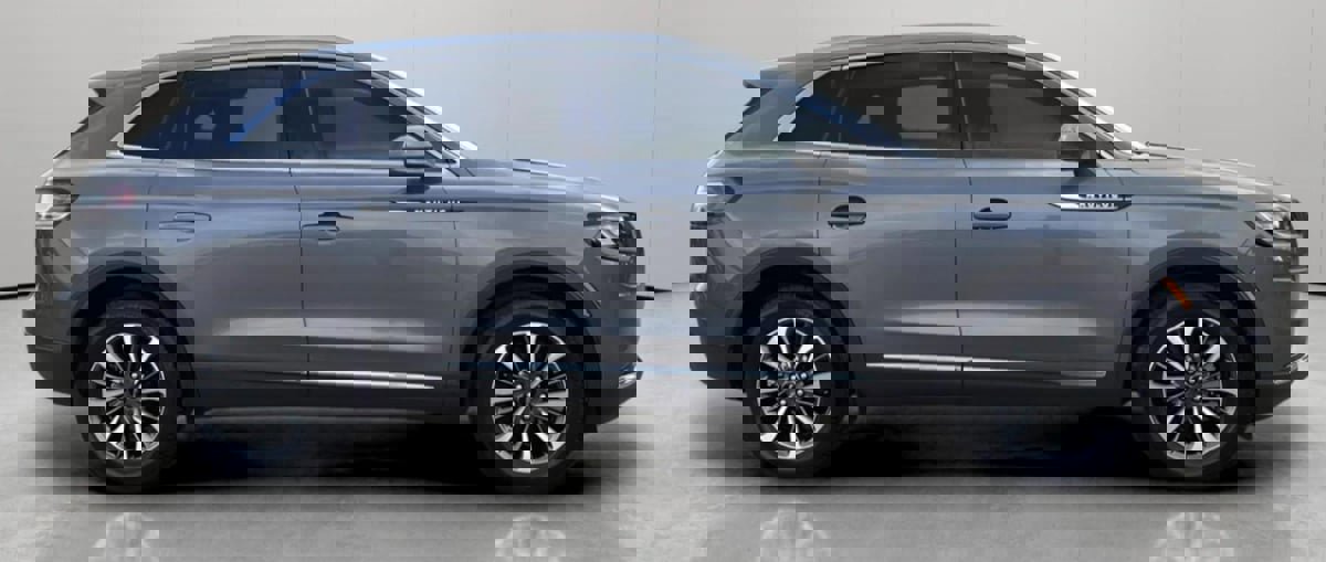 Used 2021 Lincoln Nautilus FWD w/ Equipment Group 101A image 8