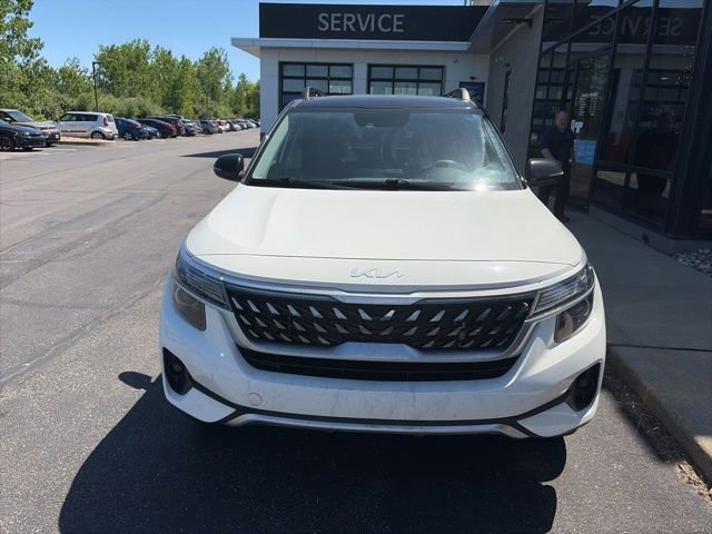 Used 2022 Kia Seltos Nightfall Edition AWD/4WD image 3