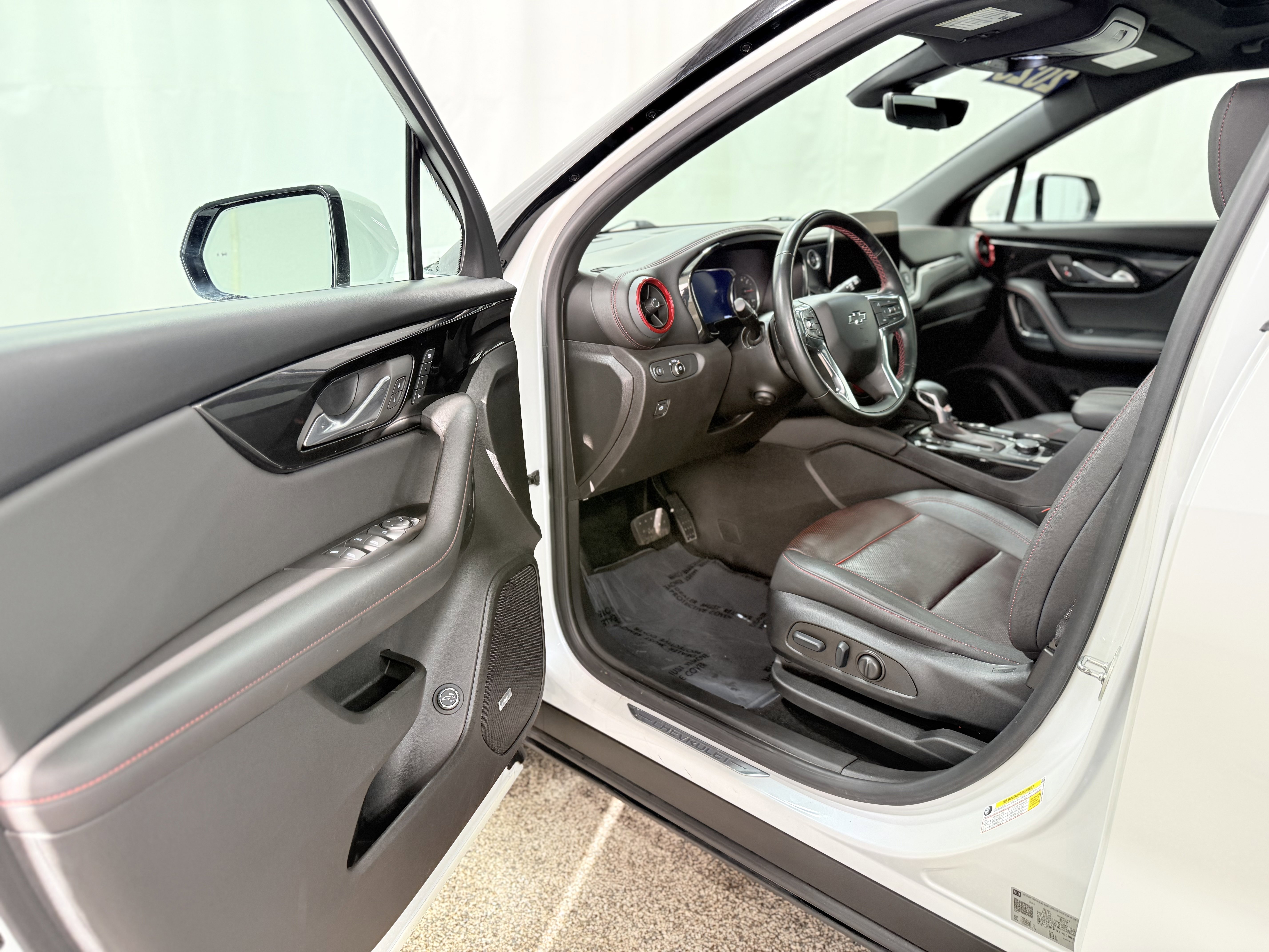 Certified 2023 Chevrolet Blazer RS w/ Driver Confidence II Package image 12