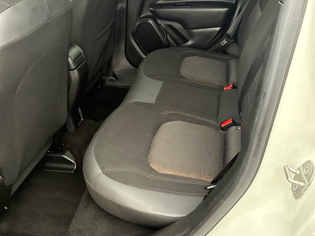 Used 2023 Jeep Renegade Latitude image 12