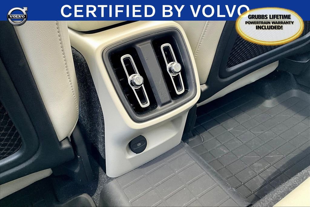 Used 2023 Volvo XC40 B5 Plus w/ Protection Package Premier image 31