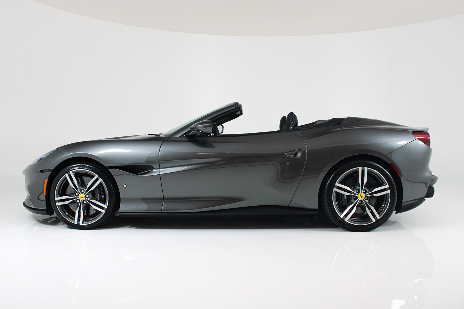 Certified 2023 Ferrari Portofino M RWD image 5