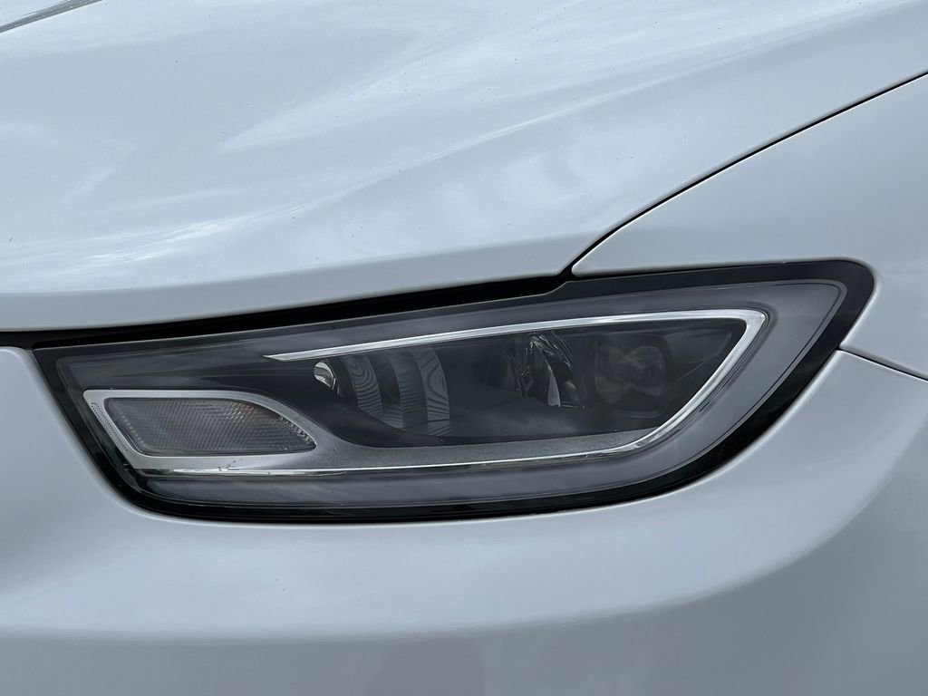 Used 2022 Chrysler Pacifica Pinnacle AWD/4WD image 16