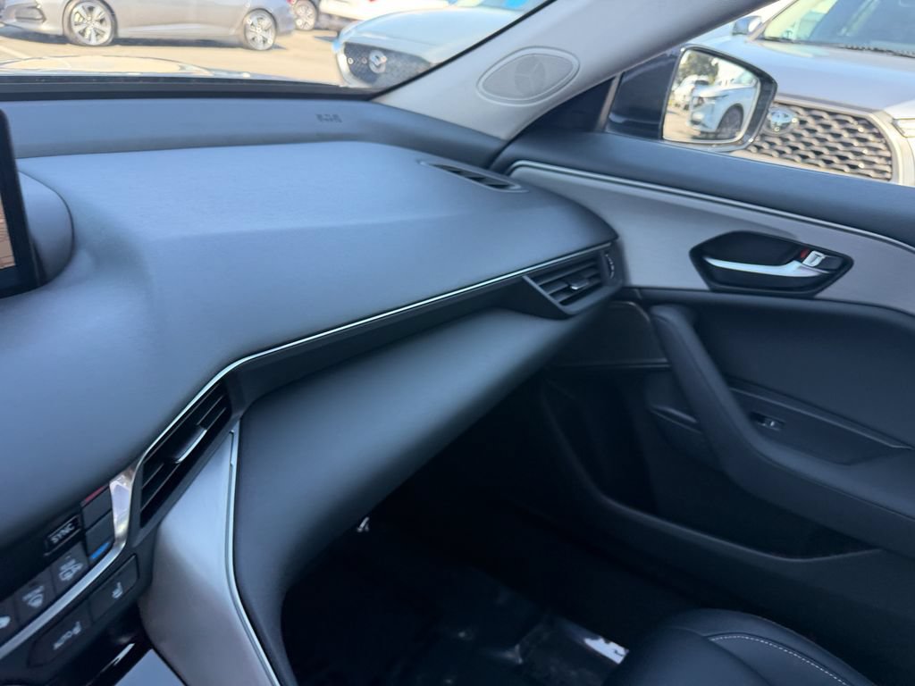 Certified 2025 Acura TLX w/ Technology Package FWD image 21