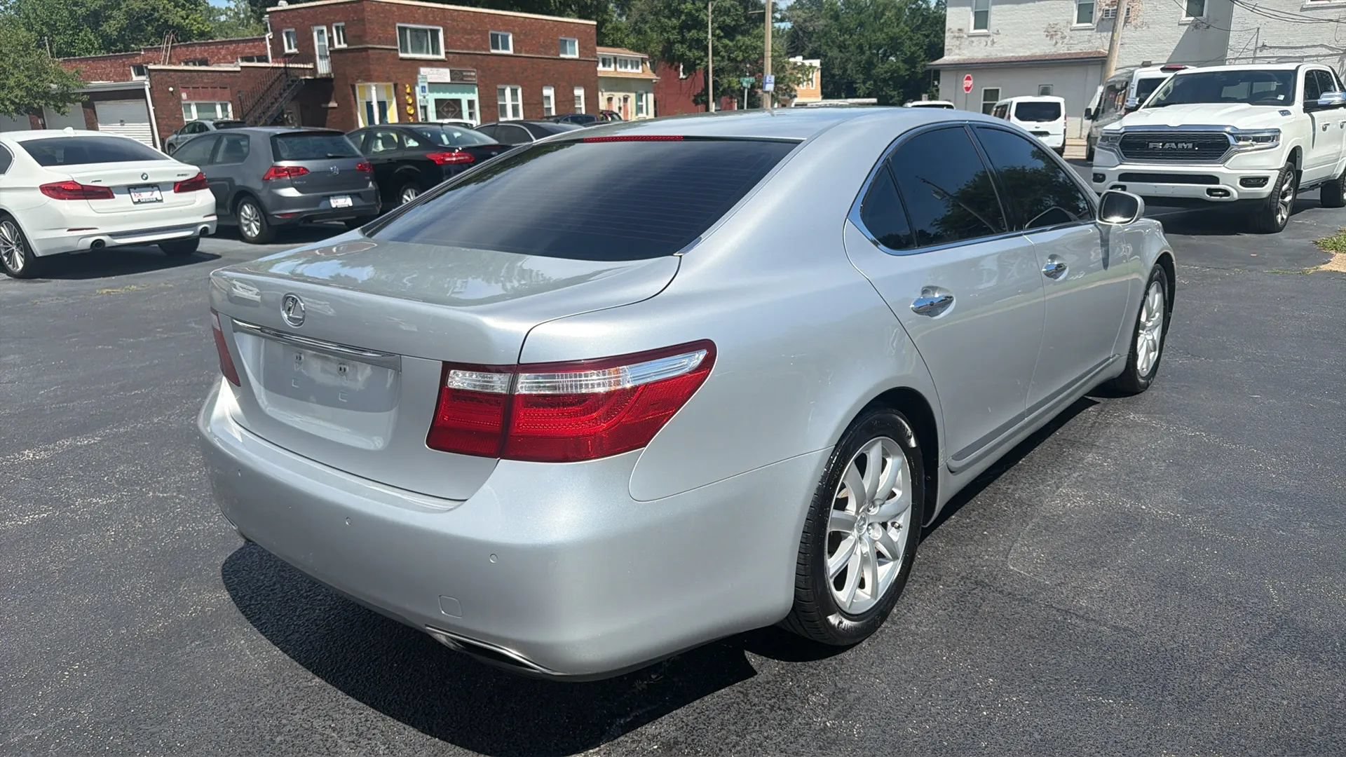 Used 2007 Lexus LS 460 w/ Comfort Pkg RWD image 5