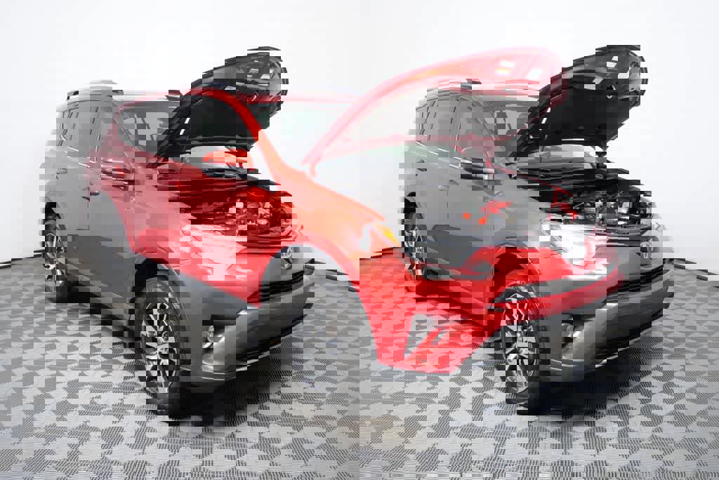 Used 2017 Toyota RAV4 XLE image 28