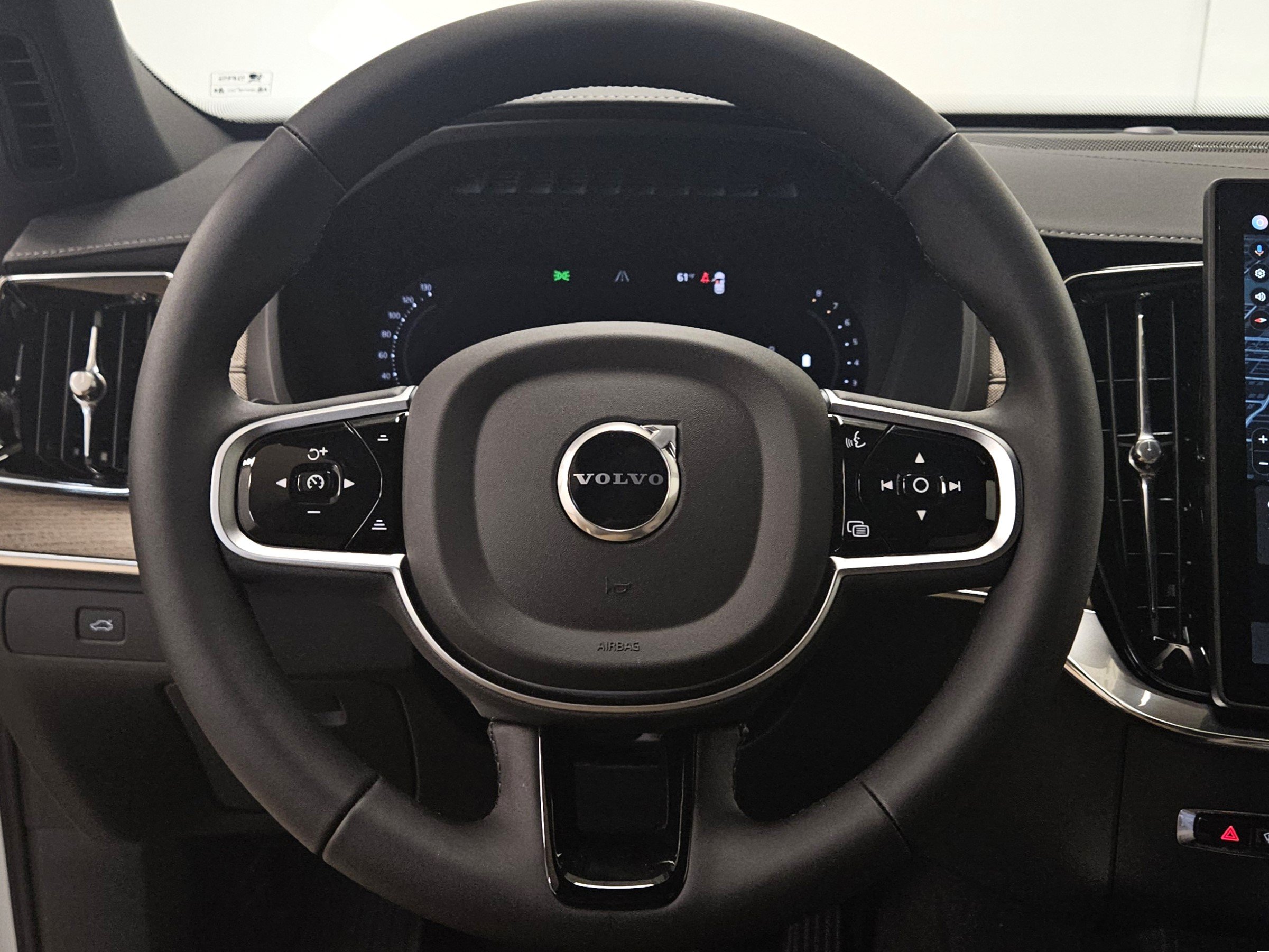 New 2026 Volvo XC90 B6 Plus w/ Protection Package Premier AWD/4WD image 44