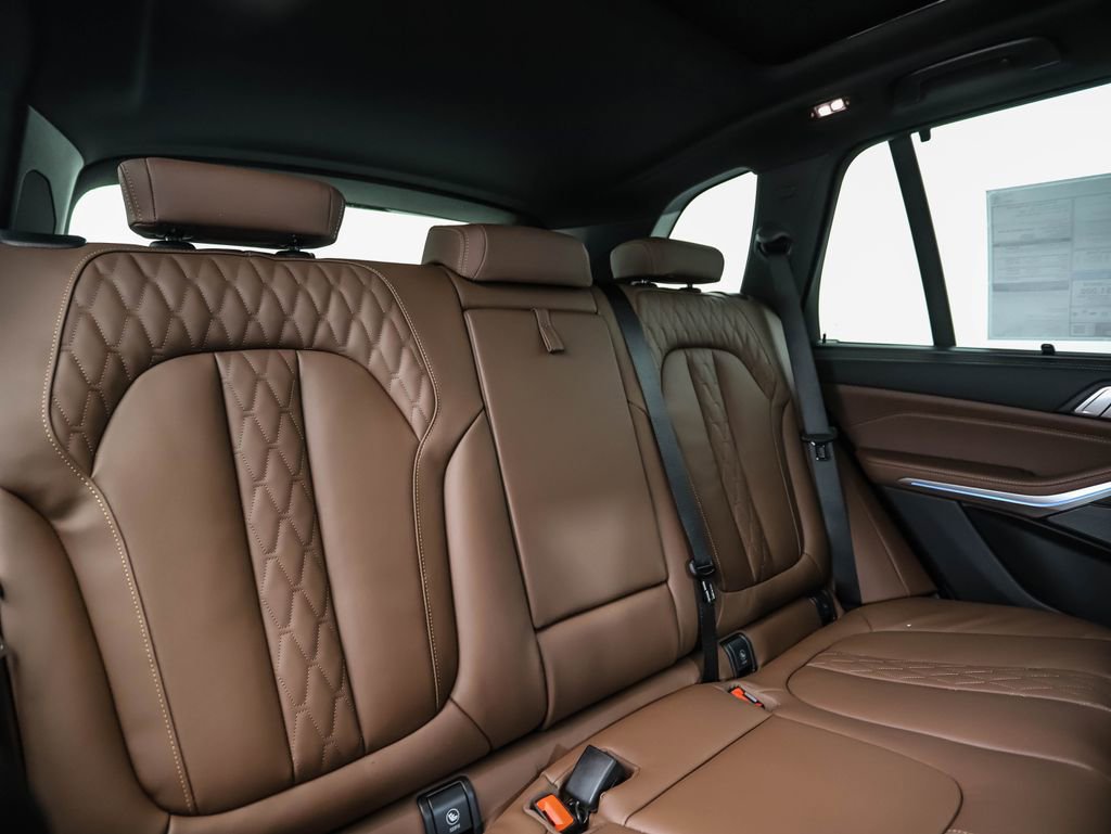 New 2026 BMW X5 xDrive50e w/ Executive Package image 28