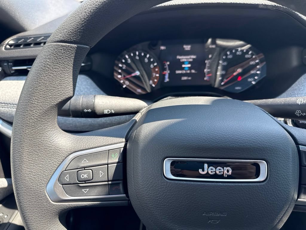 Used 2025 Jeep Compass Sport AWD/4WD image 24