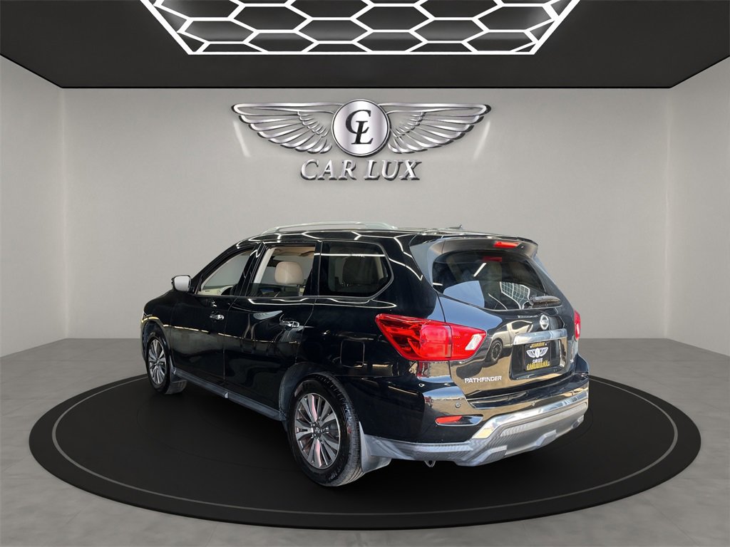 Used 2018 Nissan Pathfinder SL image 4