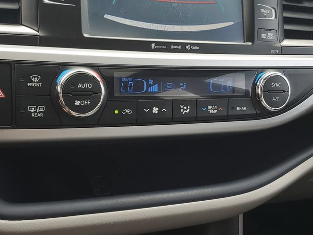Used 2018 Toyota Highlander XLE w/ Protection Package #3 AWD/4WD image 28