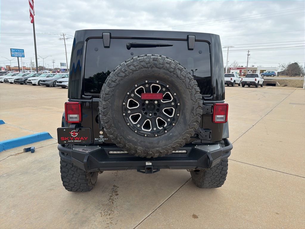 Used 2016 Jeep Wrangler Unlimited Sahara w/ Max Tow Package image 6