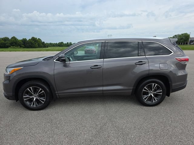 Used 2016 Toyota Highlander XLE AWD/4WD image 10