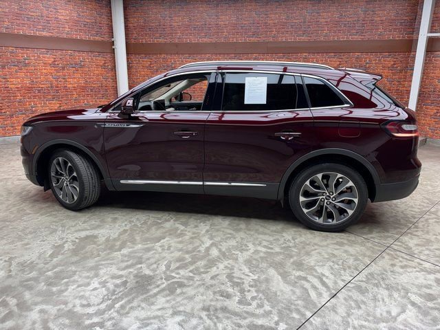 Used 2022 Lincoln Nautilus Reserve w/ Luxury Package image 2