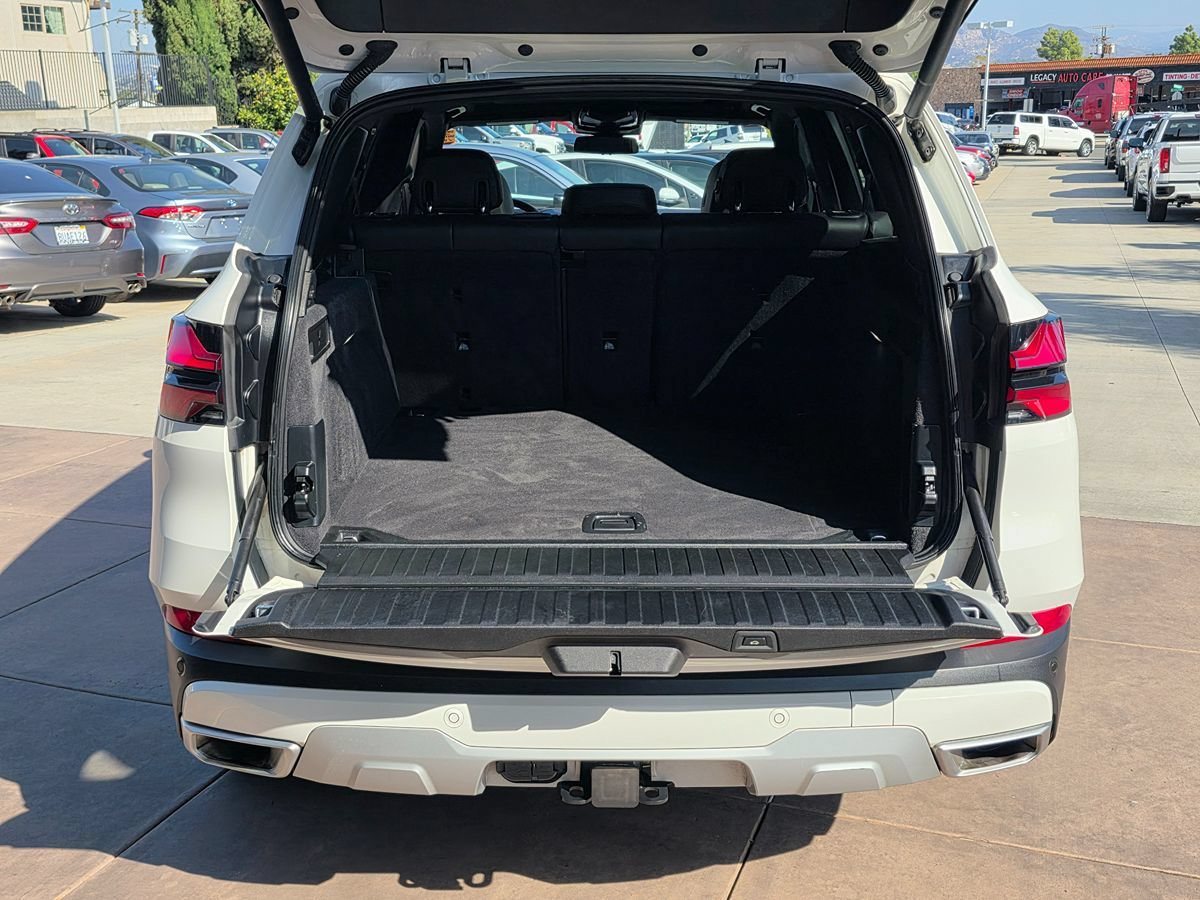 Used 2024 BMW X5 xDrive40i w/ Parking Assistance Package AWD/4WD image 19