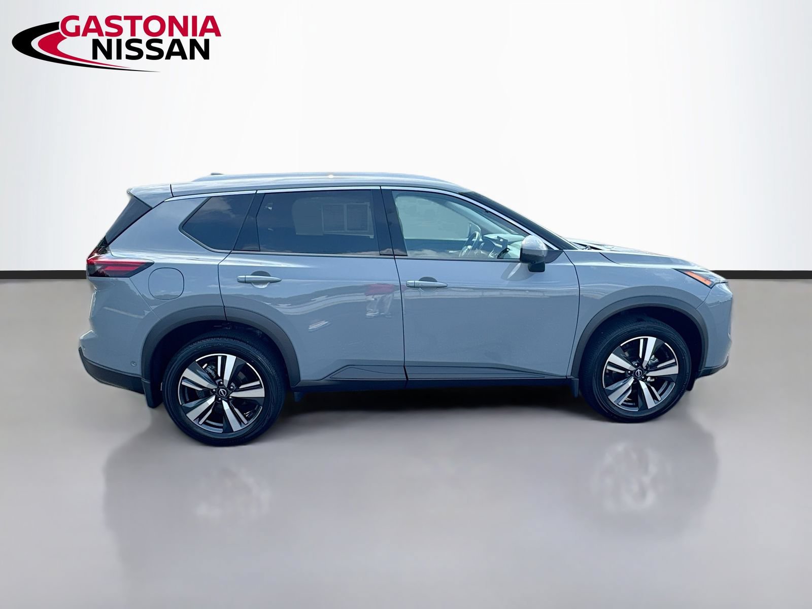 Used 2024 Nissan Rogue SL AWD/4WD image 10