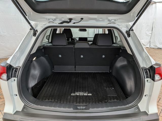 Used 2024 Toyota Corolla Cross LE image 18