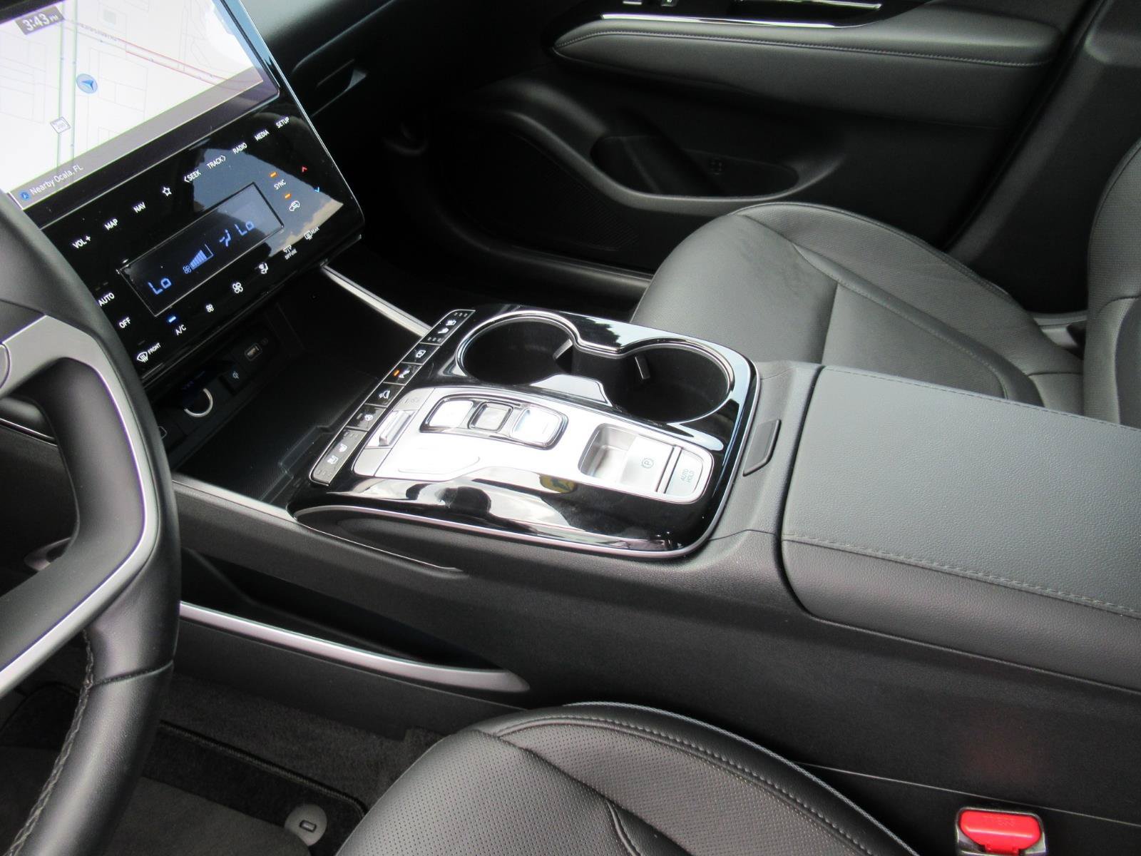 Used 2024 Hyundai Tucson Limited FWD image 16