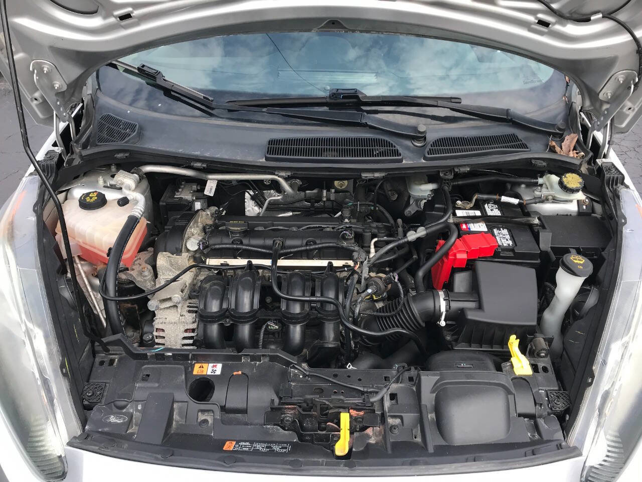Used 2015 Ford Fiesta SE image 8
