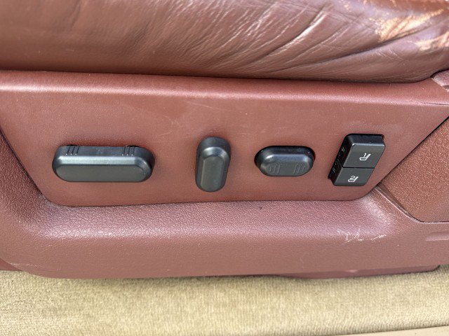 Used 2014 Ford F150 King Ranch w/ King Ranch Luxury Package image 14