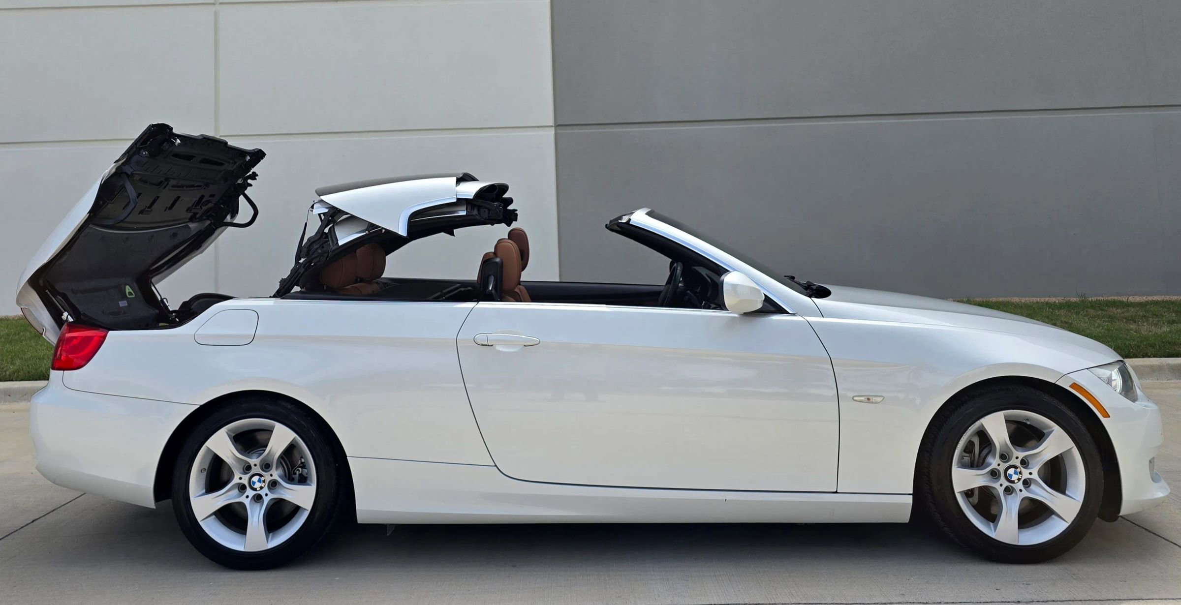 Used 2013 BMW 335i Convertible RWD image 8