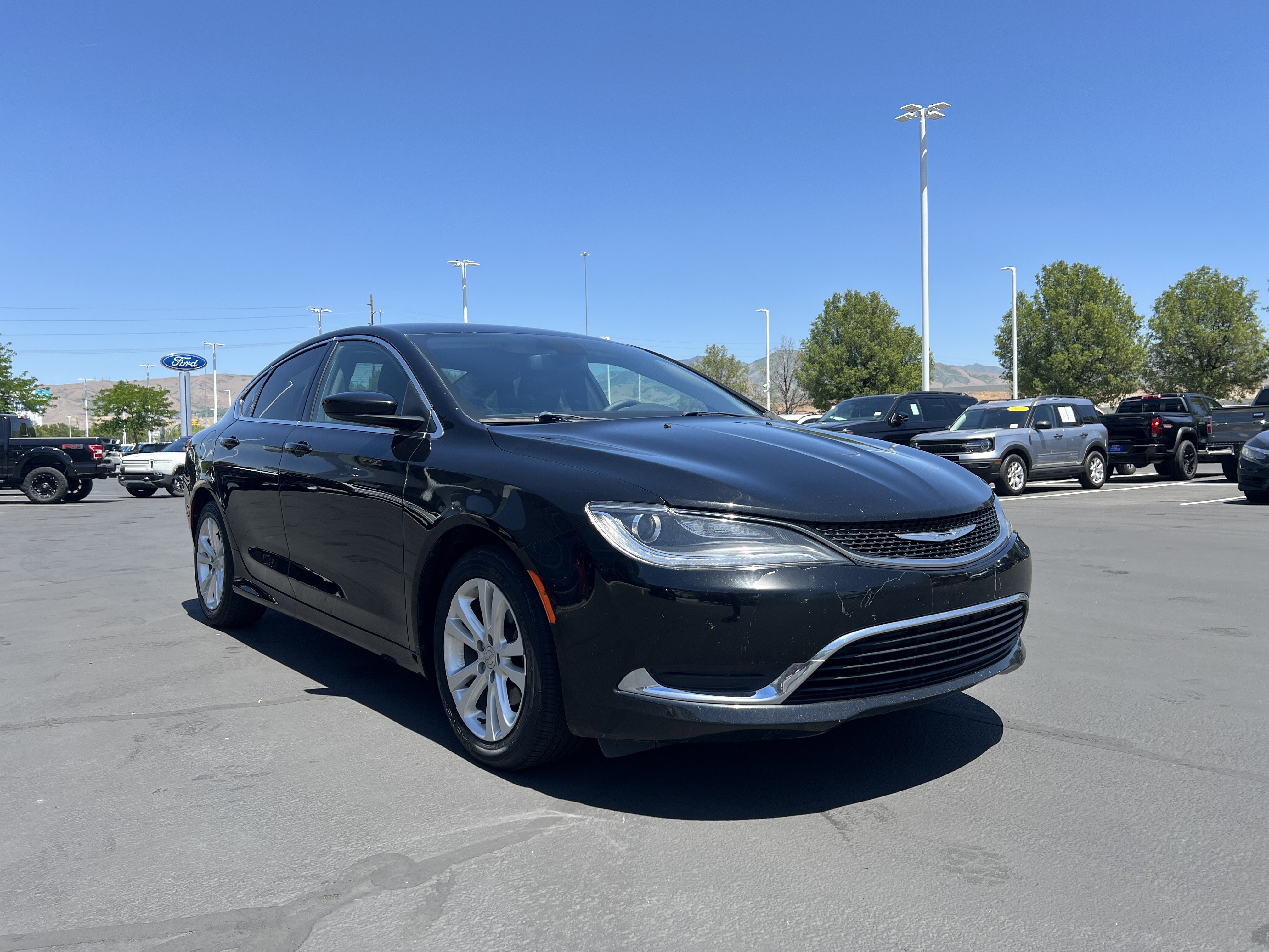 Used 2015 Chrysler 200 Limited w/ Convenience Group FWD image 7
