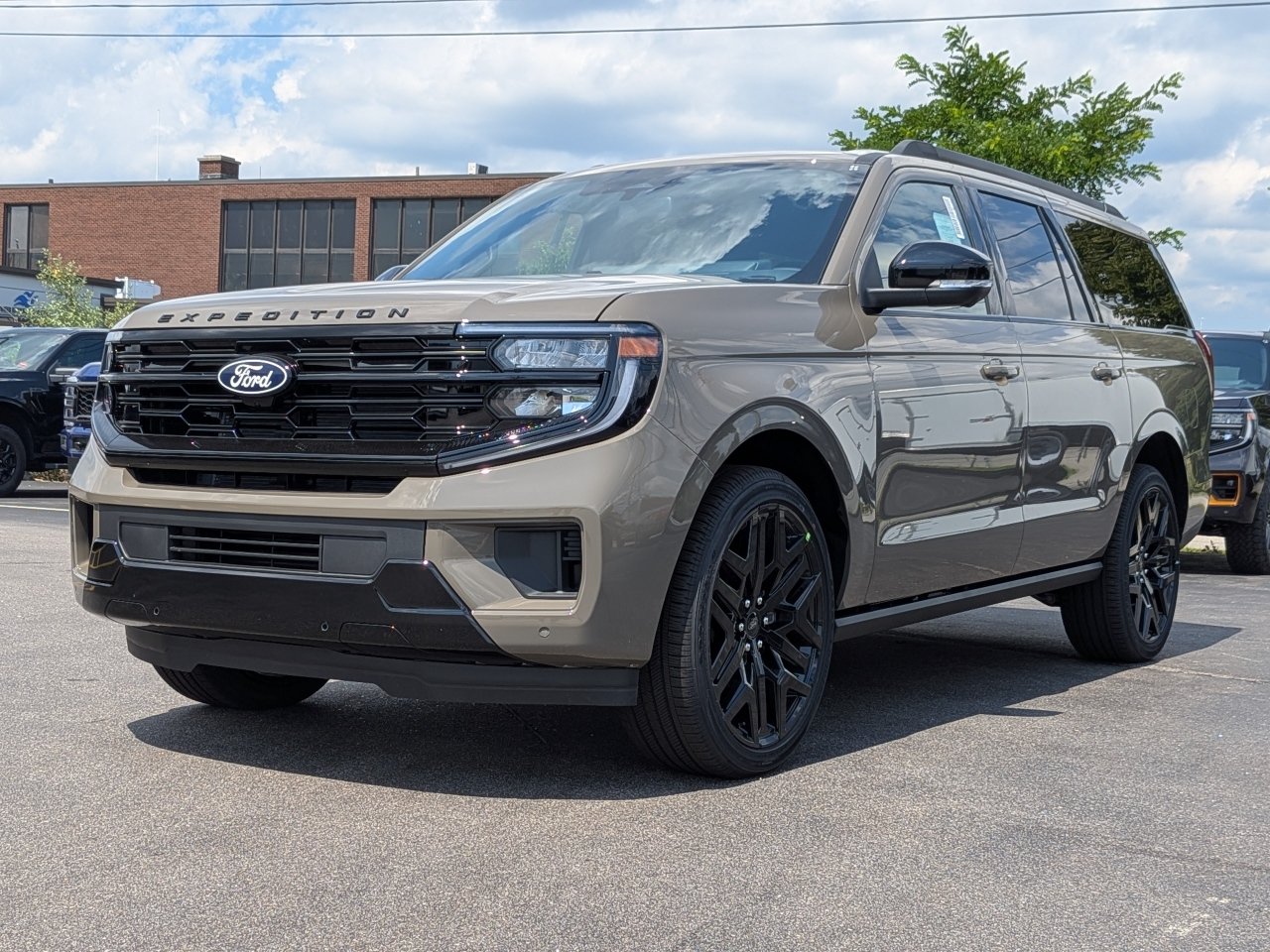 New 2027 Ford Expedition Max Platinum w/ Stealth Performance Package AWD/4WD image 8
