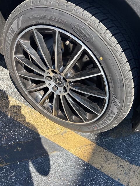 Used 2022 Mercedes-Benz GLC 300 image 4