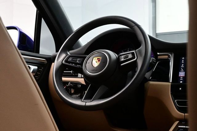 Certified 2023 Porsche Macan AWD/4WD image 20