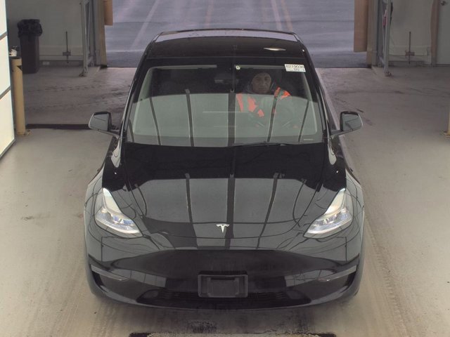 Used 2023 Tesla Model Y Long Range image 10