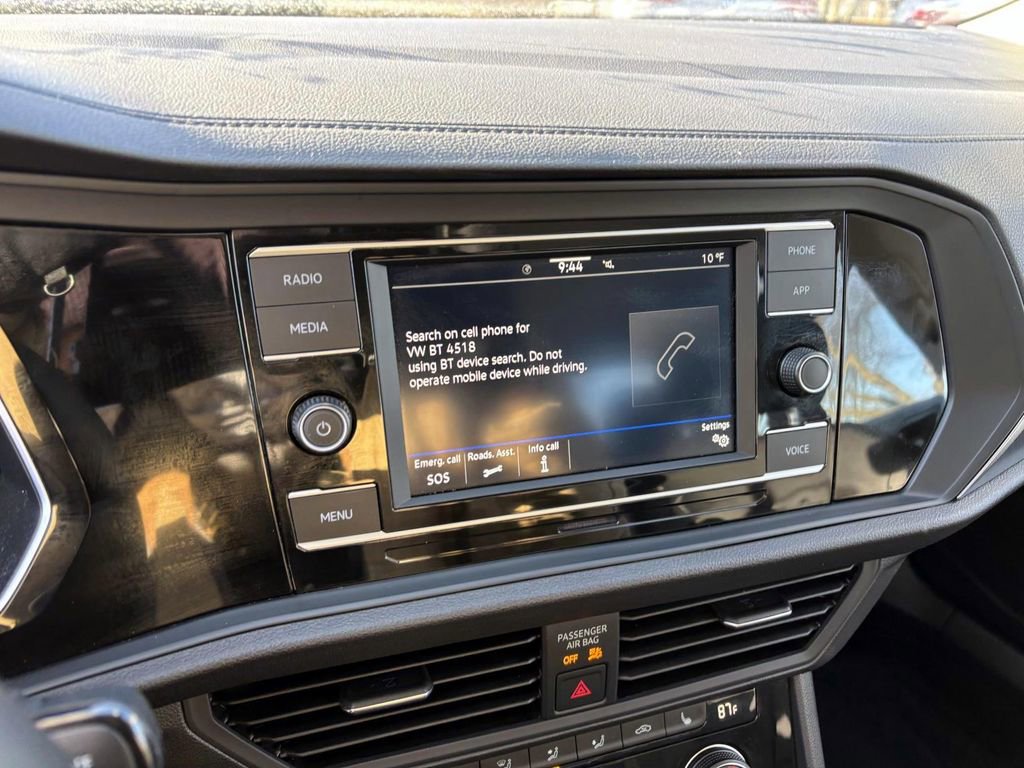 Used 2022 Volkswagen Jetta SE image 19