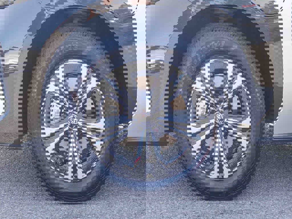 Used 2023 Toyota bZ4X XLE w/ Weather Package image 10