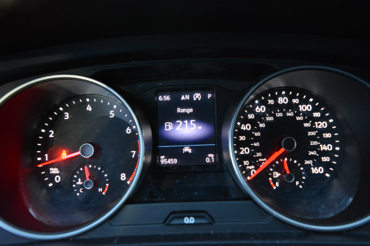 Used 2021 Volkswagen Tiguan SE image 23