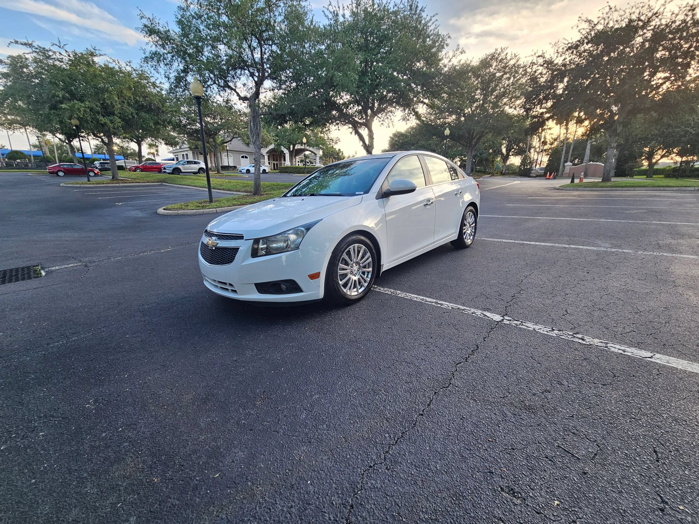 Used 2011 Chevrolet Cruze Eco FWD image 2