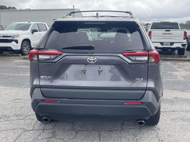 Used 2021 Toyota RAV4 XLE w/ Convenience Package image 5