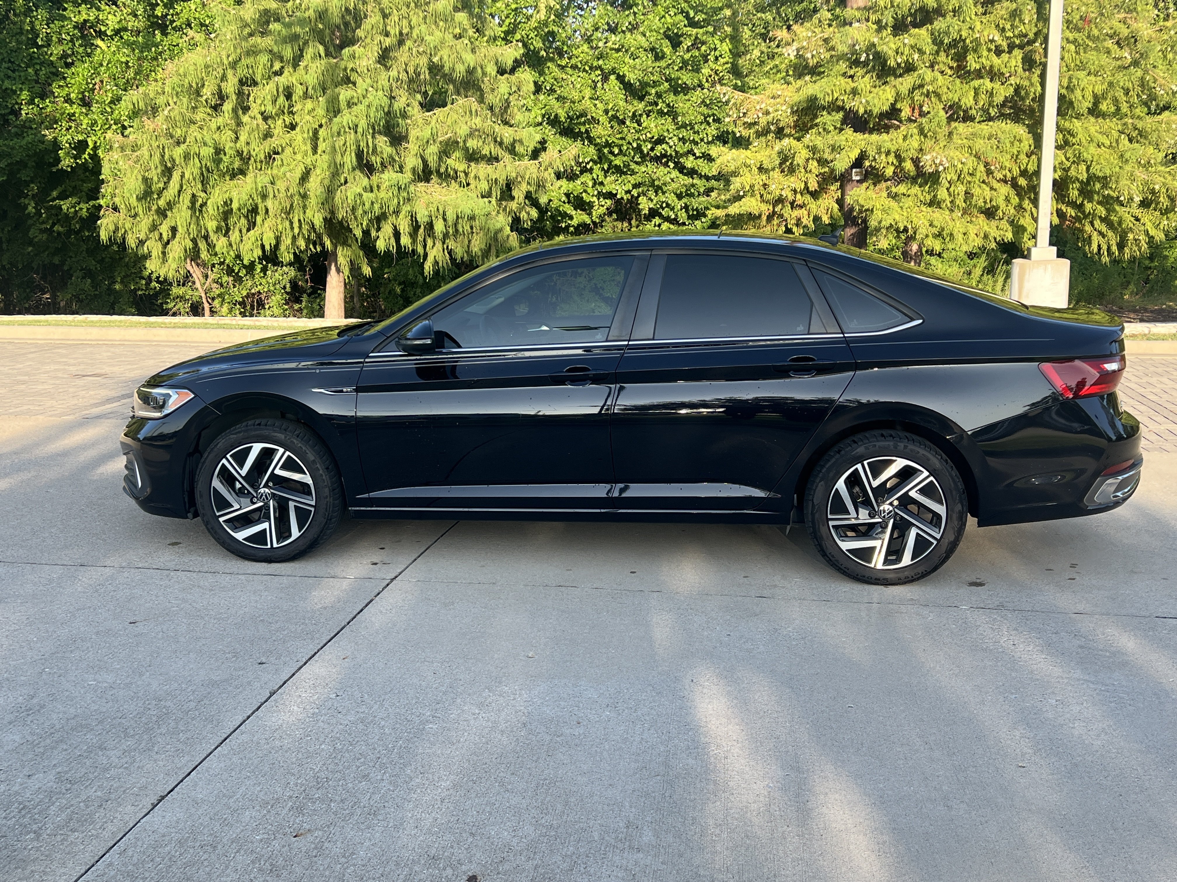 Certified 2022 Volkswagen Jetta SEL FWD image 6