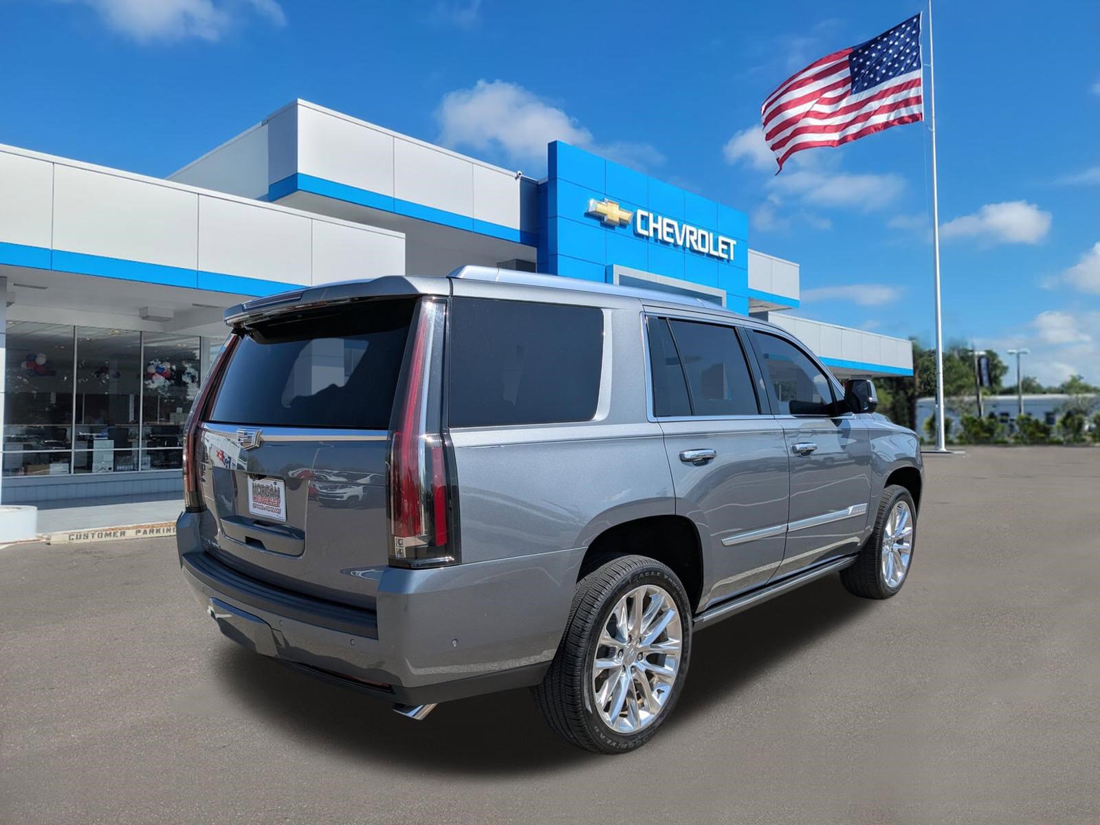Used 2019 Cadillac Escalade Premium Luxury image 4